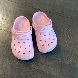 Light pink little girl crocs